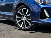Panoramic Sunroof | Heated Bucket Seats | Heated Steering Wheel | Cruise Control | Keyless Ignition... (image 5)