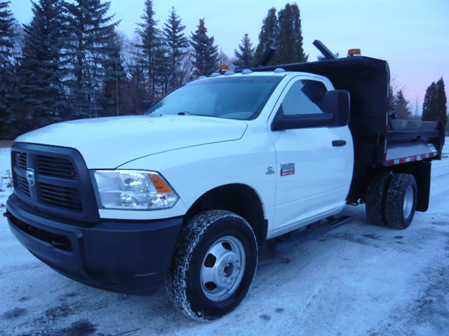 2012 Ram 3500 TILT DECK/DUMP TRUCK, DUALLY, DIESEL, LOW KMS in Cars & Trucks in Edmonton - Image 2