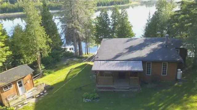 Beautiful Robbs Lake cottage rental 1 hour west of Ottawa in Ontario