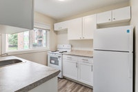 Amenities: City Views • Air Conditioning • Large Windows Suite & Building: Spacious one-bedroom, two... (image 4)