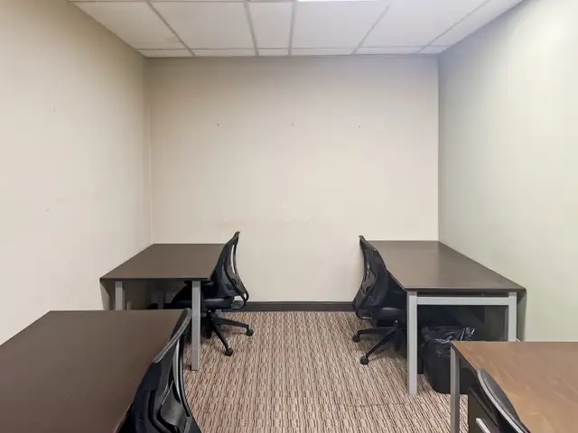 Office space for rent for 1 person in Etobicoke Toronto in Commercial & Office Space for Rent in City of Toronto - Image 11