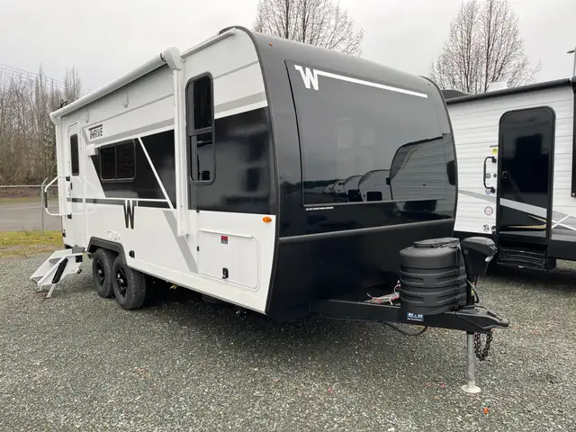 2026 Winnebago THRIVE 18FBS in Travel Trailers & Campers in Terrace - Image 2