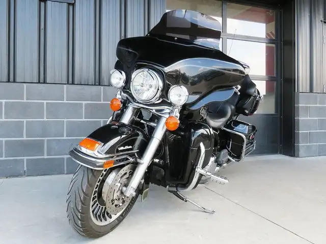 2009 Harley-Davidson FLHTCU Ultra Classic Electra Glide in Sport Touring in Cambridge - Image 4