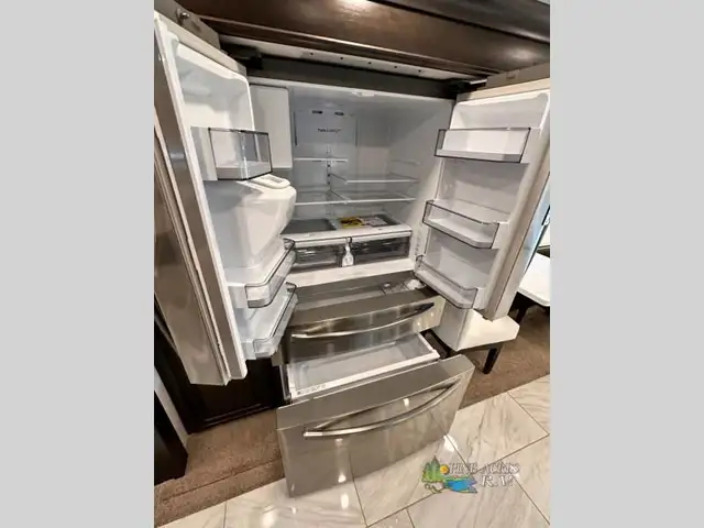 2024 Entegra Coach Anthem 44D 450 h.p. / 1250 ft-Lbs of Torque in RVs & Motorhomes in Moncton - Image 25