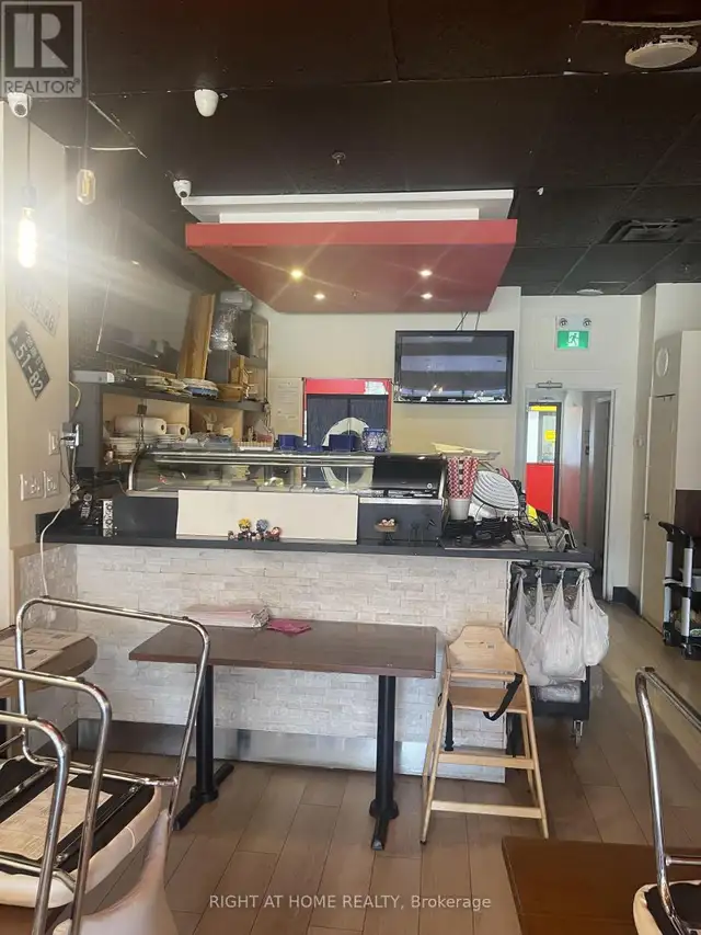 102 - 5460 YONGE STREET Toronto (Willowdale West), Ontario in Commercial & Office Space for Sale in City of Toronto - Image 4