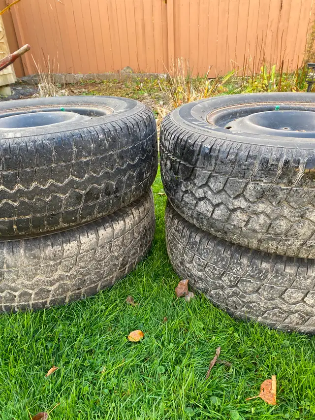 Four 16 inch 215 /70 r 16 winter tires on rims in Tires & Rims in City of Halifax - Image 4