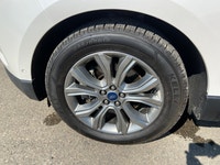// EXCELLENT CONDITION! // Experience refined driving with the 2019 Ford Edge Titanium, now availabl... (image 8)