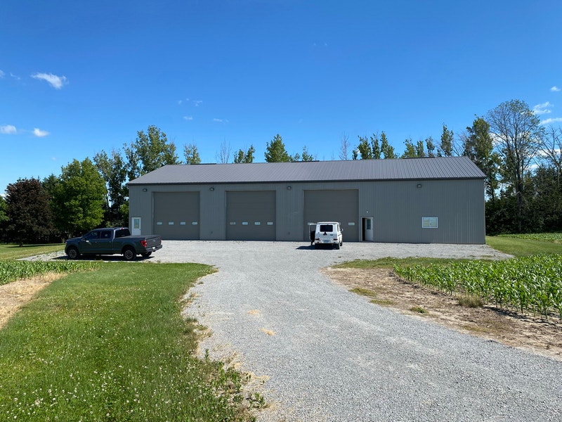 6073 Sqft Warehouse for Lease Uxbridge on Lake Ridge Rd Commercial