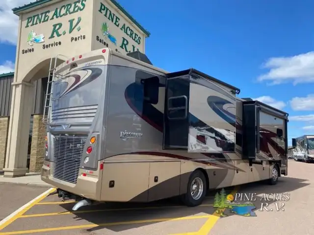 2018 Fleetwood RV Discovery 38K only 14,584 Miles in RVs & Motorhomes in Moncton - Image 5