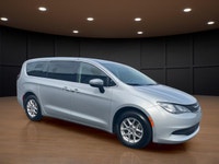 Price includes $1,000 finance credit. Price does not include fees or taxes. Experience the 2023 Chry... (image 3)