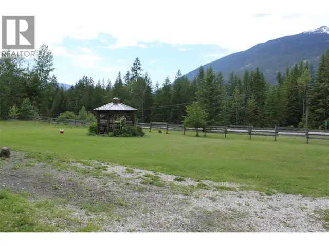 3015 6 Highway Nakusp, British Columbia in Houses for Sale in Nelson - Image 33