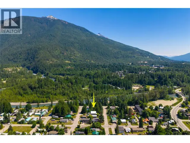 1206 Carlson Street Revelstoke, British Columbia in Land for Sale in Revelstoke - Image 8