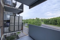 Renovated Akelius studio apartment for rent. Located near Mont-Royal in the Plateau Mont-Royal neigh... (image 4)