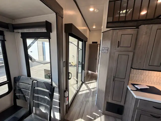 2022 Forest River Cedar Creek Cottage 40CDL in Travel Trailers & Campers in St. Albert - Image 19