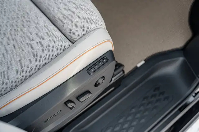 2025 Volkswagen ID. Buzz 1st Edition | CAPTAIN CHAIR | LAUNCH in Cars & Trucks in Grande Prairie - Image 31
