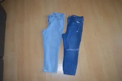 Jeans 3/4,  taille haute, grandeur 33, femme 15$ chq OU 2/25, View more