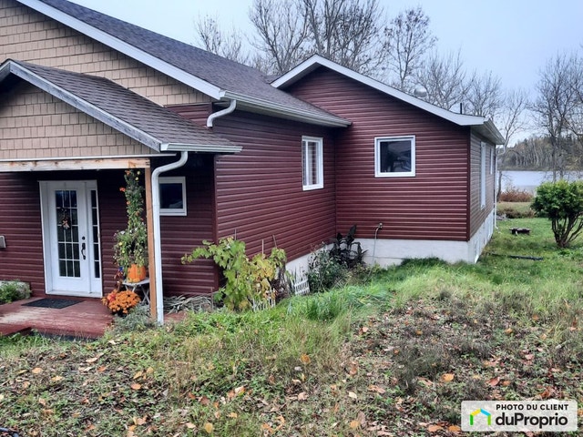 $415,000 - Bungalow for sale in Rouyn-Noranda — photo 1