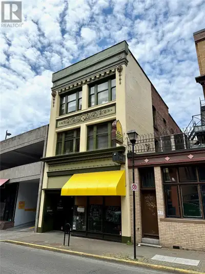 A unique opportunity to sublease 2nd/3rd floor office space in a beautiful heritage building with st...