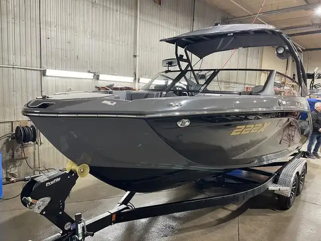 2025 Yamaha Boats 222XE - ADIOS TO SUMMER SALE! in Powerboats & Motorboats in Saskatoon - Image 3