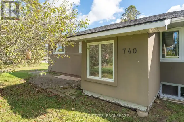 2 - 740 COLLINS BAY ROAD Kingston (South of Taylor-Kidd Blvd), O in Long Term Rentals in Kingston - Image 2