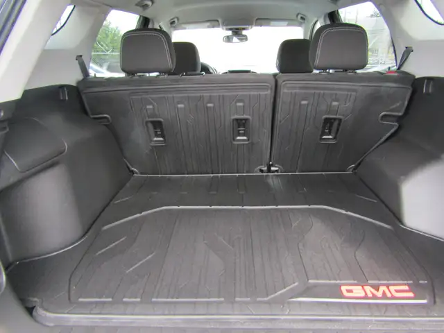 2023 GMC Terrain AWD SLE Carplay | Navi | B.Camera | New Tires | in Cars & Trucks in Calgary - Image 24