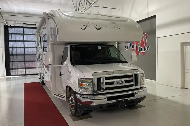 2010 Jayco Greyhawk 31GS - Pre-Owned Class C Motorhome in RVs & Motorhomes in Red Deer - Image 7