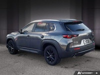 Le Mazda CX-50 GS-L 2023 est un VUS compact au positionnement bien équilibré : il embarque un moteur... (image 4)