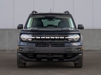 CARGET AUTOMOTIVE is thrilled to offer this 2024 Ford Bronco Outer Banks, a stylish off-road SUV tha... (image 3)