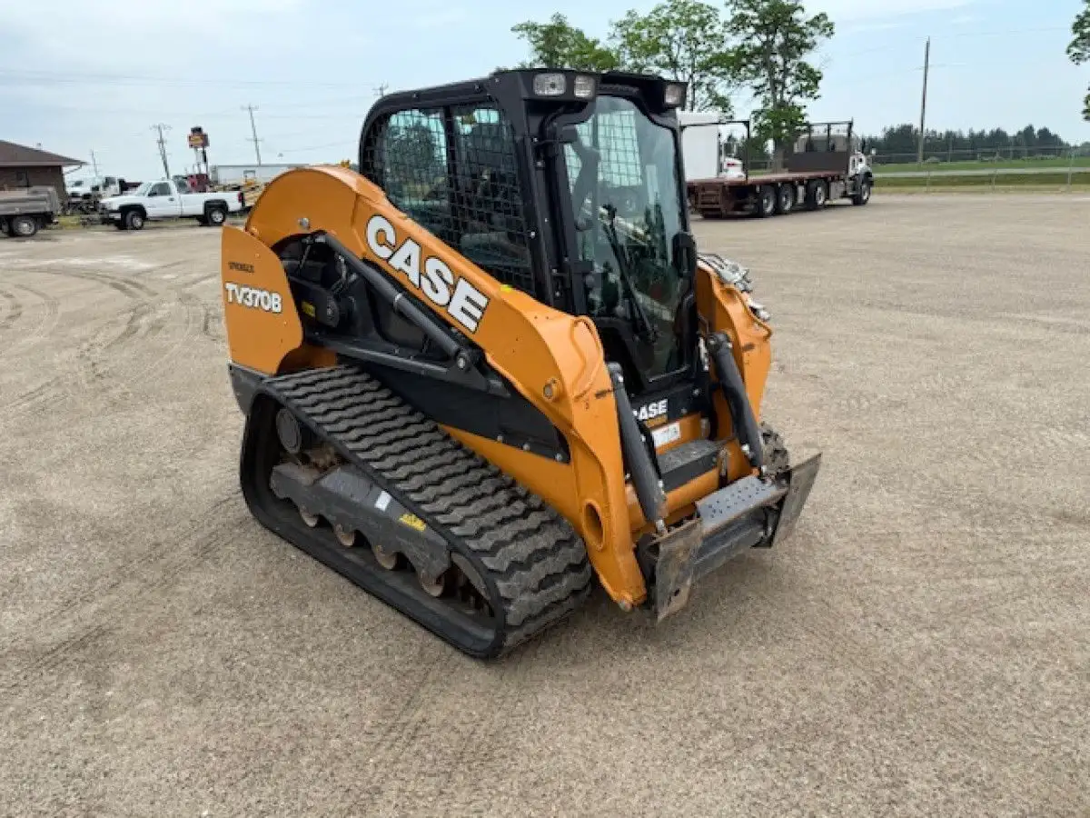 2022 Case TV370B