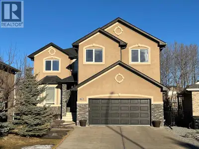 LOCATION, SPACE & PRIVACY — BIG FAMILY HOME — Welcome to one of the most private and versatile execu...