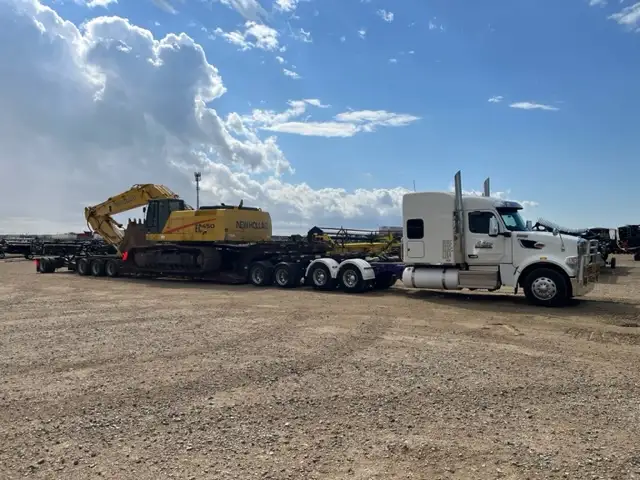 Farm Equipment Hauling & Towing in Other in Strathcona County - Image 5
