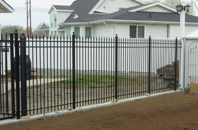 **sale**sale** Aluminum fence 48" h x 92" wide complete set$220 in Decks & Fences in City of Toronto - Image 4