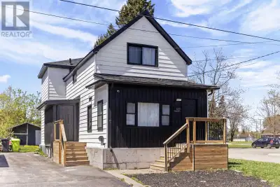 Welcome to this modern 1.75-storey home located in a quiet, west-end neighbourhood! This impressive...