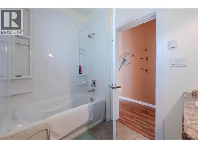 3935 Lakeside Road Penticton, British Columbia in Houses for Sale in Penticton - Image 38