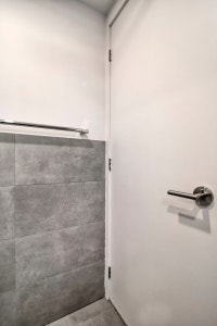 Renovated Akelius studio apartment for rent. Located near Saint-Laurent in the Plateau Mont-Royal ne... (image 8)