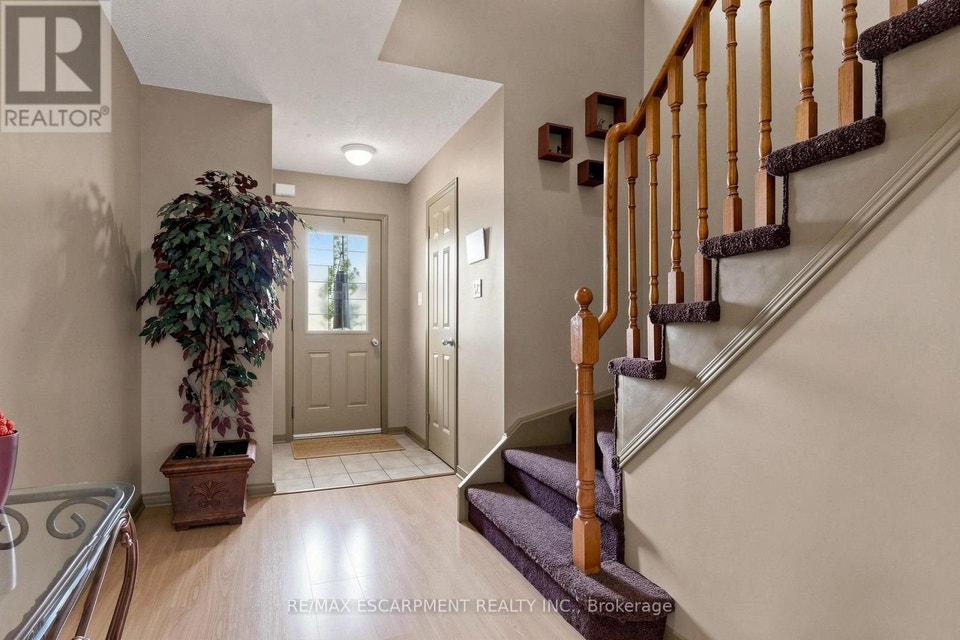 1380 Hazel Mccleary Drive Oakville (CV Clearview), Ontario, photo 5 of 40