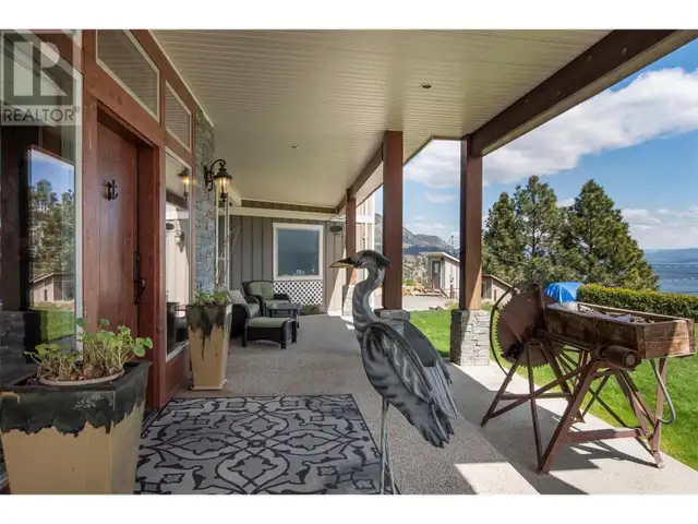 5824 Columbia Avenue Peachland, British Columbia in Houses for Sale in Penticton - Image 8