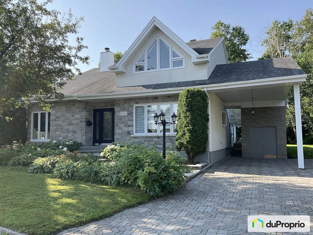 $573,000 - 1 1/2 Storey for sale in Alma — photo 1