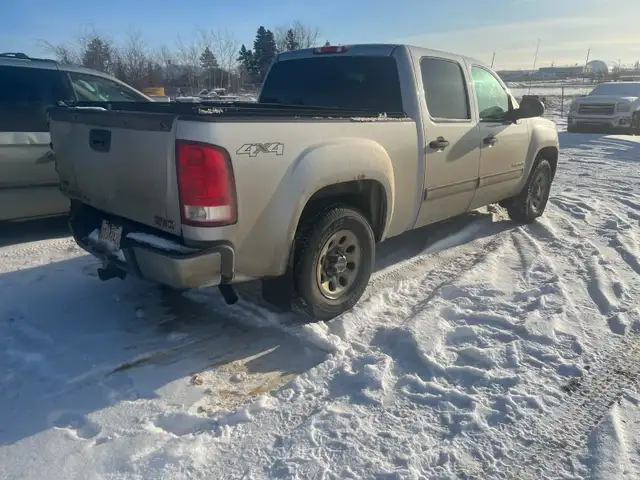 NEW ARRIVAL 2011 GMC SIERRA 1500 4X4 in Auto Body Parts in Edmonton - Image 3