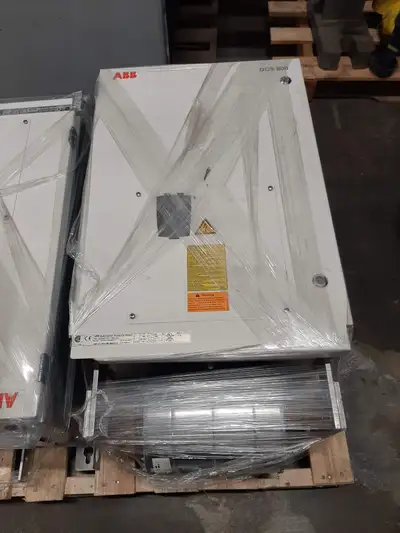 ABB DCS800-S02-1200-05A DC drive, 525V, 3PH input, 545VDC, 1200 A output, 600HP capacity. Brand new,...