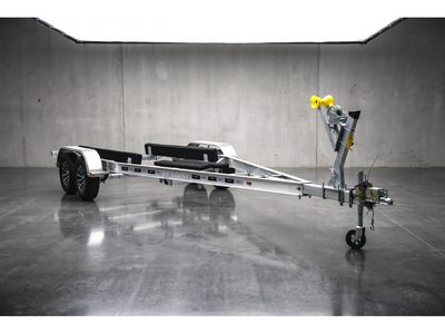 47GAA2327TB000299 / 47GAA2327TB000299 Capacité de charge: 5 225 lb Longueur de bateau: 21' – 22' Tai...