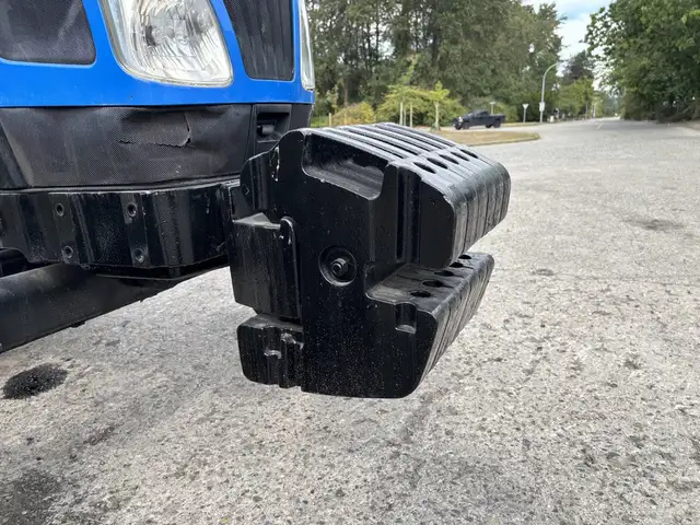2009 New Holland T4020 Utility Tractor in Heavy Trucks in Delta/Surrey/Langley - Image 22