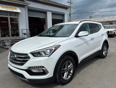 2017 Hyundai Santa Fe Sport 2017 Hyundai Santa Fe Sport 2.4L AWD — Blanc À VENDRE — Hyundai Santa Fe...