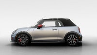 La *MINI Cooper Cabriolet John Cooper Works 2026* est un véhicule sportif aux performances exaltante... (image 3)