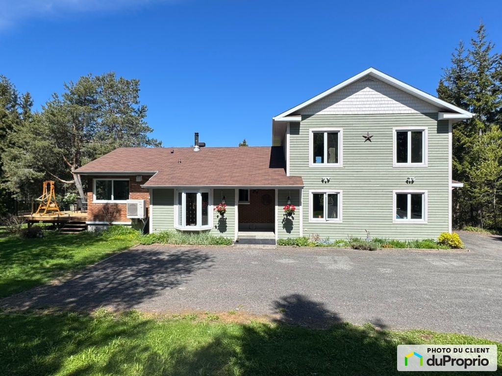 $795,000 - Split Level for sale in Rimouski (Rimouski) — photo 1