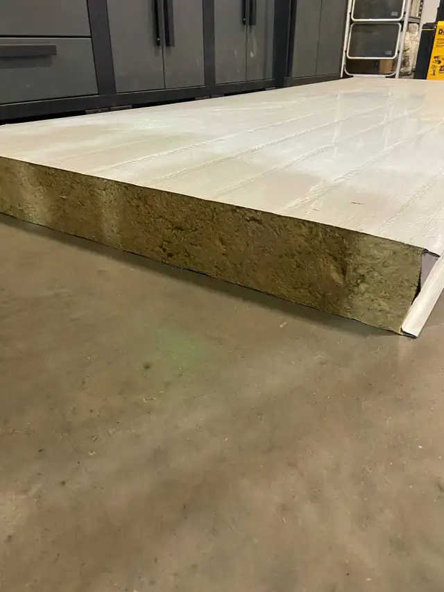 NEW 8 FT INSULATED SANDWICH STEEL PANEL 1142024 in Roofing in Medicine Hat - Image 3