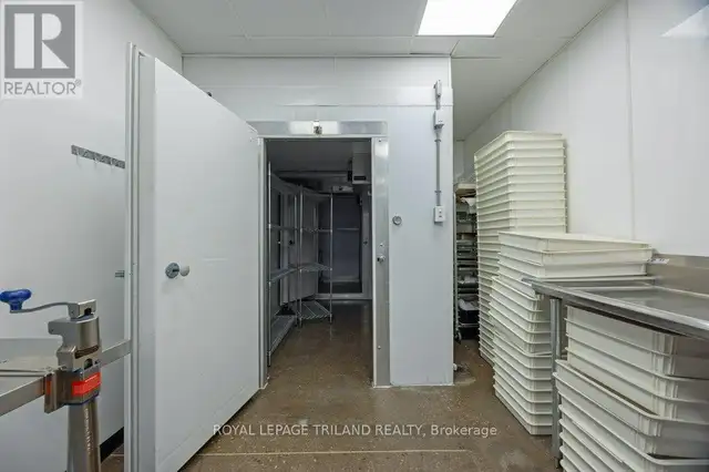 985 TALBOT STREET St. Thomas, Ontario in Commercial & Office Space for Rent in London - Image 33