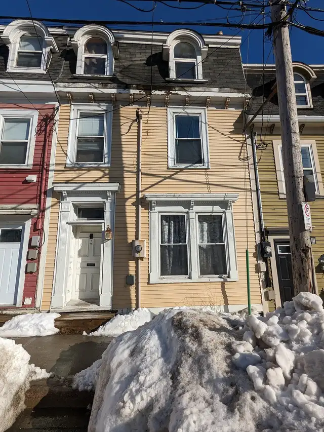Large, Updated, 3-bedroom + Den in the heart of downtown