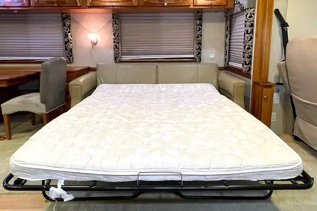2006 Newmar Dutch Star 4028 – Pre-Owned Class A Motorhome. in RVs & Motorhomes in Red Deer - Image 24