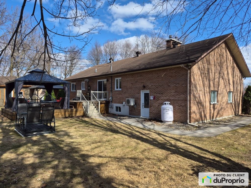 $695,000 - Bungalow for sale in St-Charles-Borromée — photo 2